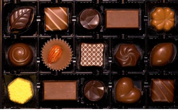 350 Gram Çok Özel Premium Çikolata Karabük pasta siparişi