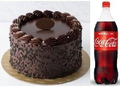9-12 Kişilik Klasik Çikolatalı Yaş Pasta & 1 Lt Cola KarabÃ¼k pasta sipariÅŸi