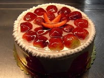 Gerçek Meyvelerle Dolu Gurme Çilekli Lezzet Karabük pasta siparişi